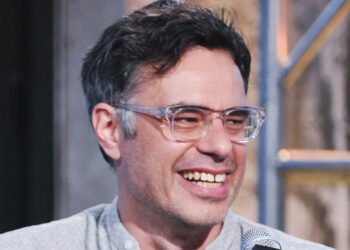 miranda manasiadis - 33