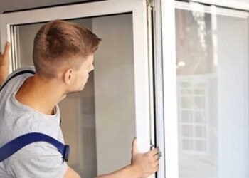 Revitalize Your Windows with Professional Glass Repairs