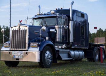 The Essential Guide to Finding Replacement Parts for a Broken Truck