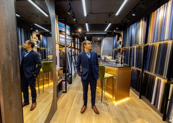 Tom's Fashion Guide to Choosing the Right Fabrics for Tailored Clothes in Bangkok