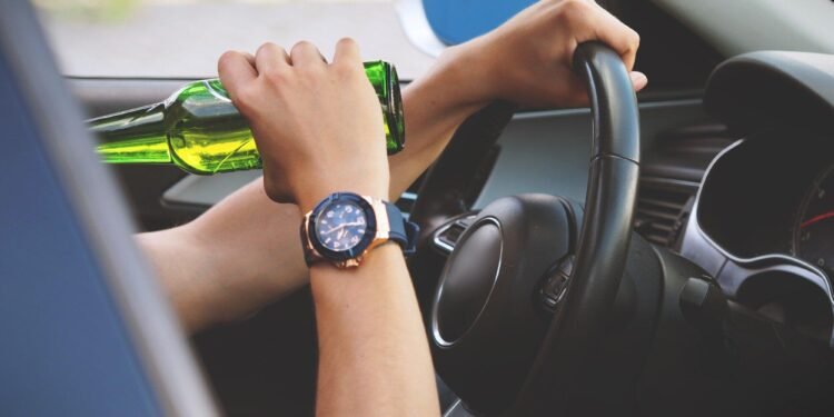 Understanding the Role of a DUI Criminal Defense Lawyer in Your Case