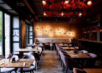 FURNITURE IN YOUR RESTAURANT TO THE CUSTOMER