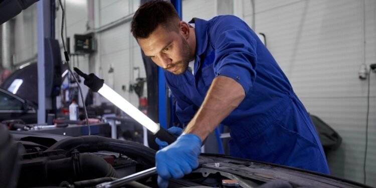 How to Choose the Right Truck Mechanic