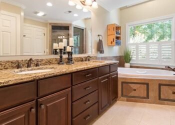 How to Create a Farmhouse-Style Bathroom