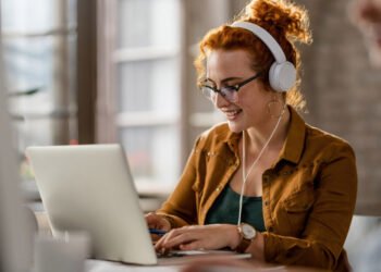 How BlissTrax Enhances Focus Through Guided Meditation