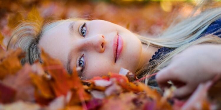 Prepare your skin for the autumn breeze ― tips to protect yourself during the season