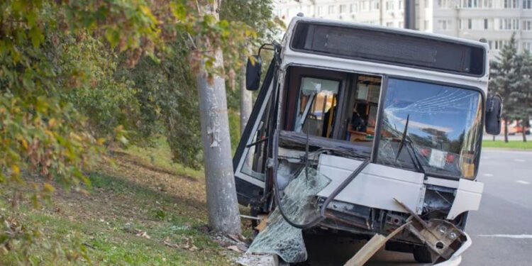 Injury Risks of Standing on a Moving Bus