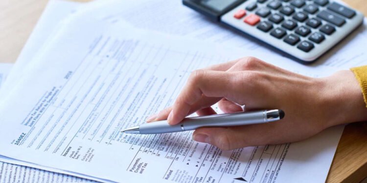 3 Ways an Accountant Can Help Maximize Your Deductions This Tax Season