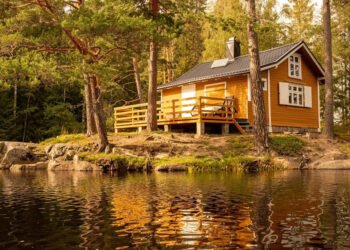 Exploring Off-the-Grid Living
