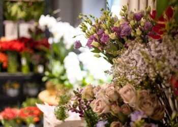 Flower Delivery Etiquette