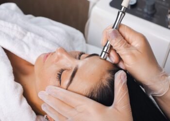 How to Maintain Youthful Skin with Regular Professional Cosmetic Care