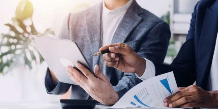 Selecting the Right Financial Advisor