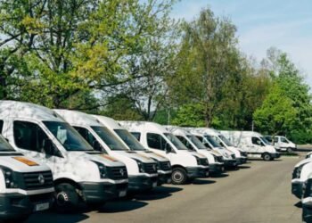 The Benefits of Custom Vehicle Wrapping for Your Business Fleet