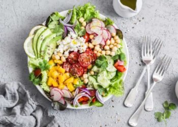 How to Enjoy Healthy Meals Without Cooking