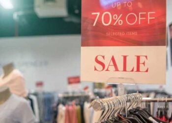 Top 10 Must-Have Pieces You Can Find at an Outfit Outlet Sale
