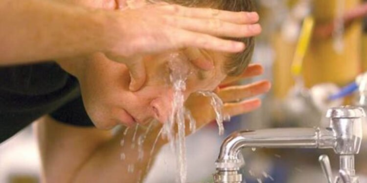 Eyewash Stations: Choosing the Right Model for Your Workplace