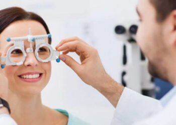 Is It Time to Visit an Optometrist? Here Are the Telltale Signs