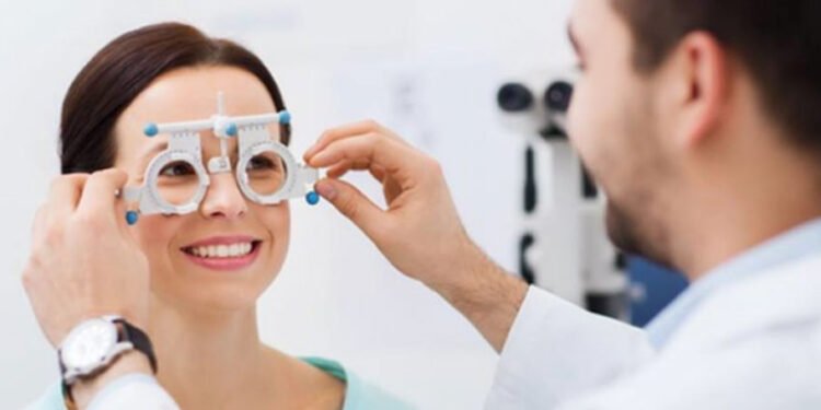 Is It Time to Visit an Optometrist? Here Are the Telltale Signs