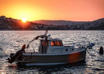 The Best Types of Small Boats for Fishing Enthusiasts