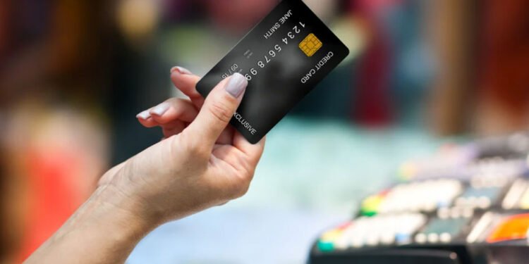 The Pros and Cons of Applying for a Credit Card Without a Credit History