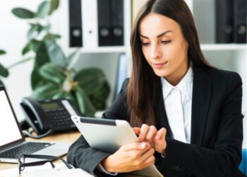 Beginner's Guide to Choosing the Right Checking Account