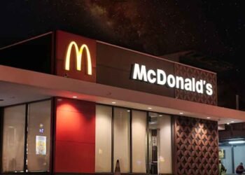 Building a Local Marketing Plan That Complements National Franchise Campaigns