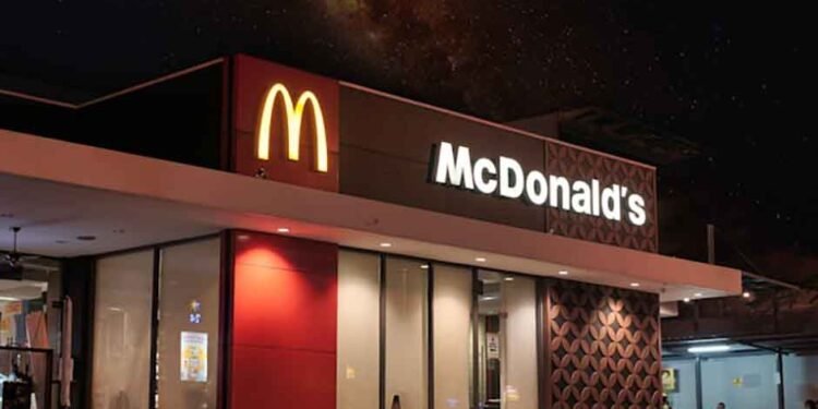 Building a Local Marketing Plan That Complements National Franchise Campaigns