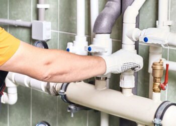 Importance of Skilled Experts Handling Leak Detection and Pipe Replacement in Riverside