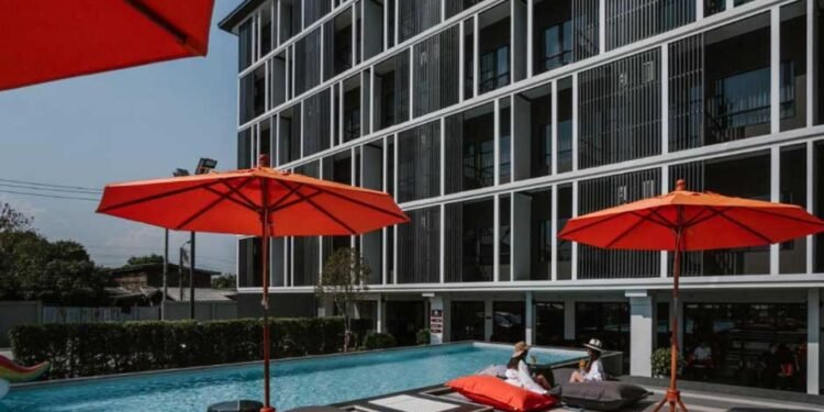 3 Reasons to Stay in a Hotel Near Don Mueang Airport When Transiting Through Thailand