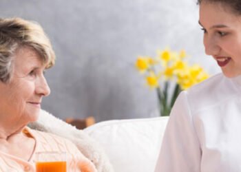 How Seniors Can Improve Daily Communication Effectively