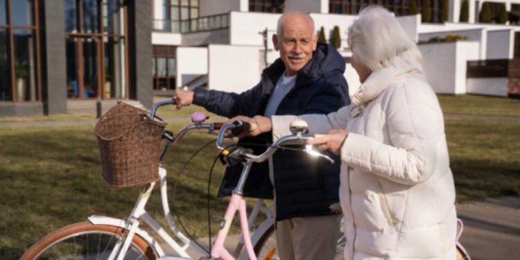 4 Ways Communities Help Seniors Stay Engaged and Active