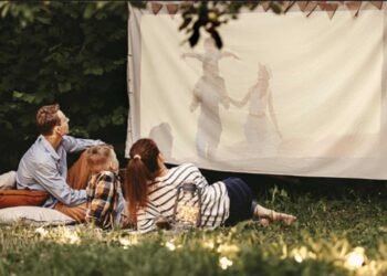 6 Ways to Make Family Weekends Feel Less Repetitive