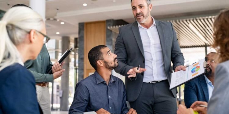 Smart Leadership Traits Behind Thriving Wellness Teams
