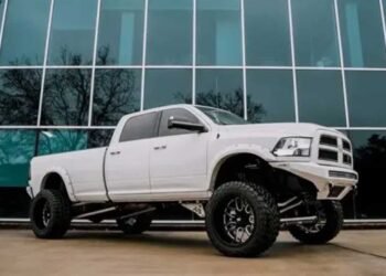 Leveling Kit Vs. Lift Kits: Understanding the Difference Between Lifting and Leveling Your Truck