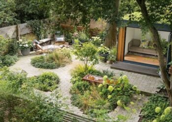 garden-design-ideas-for-home-layouts-plants-and-fe-1